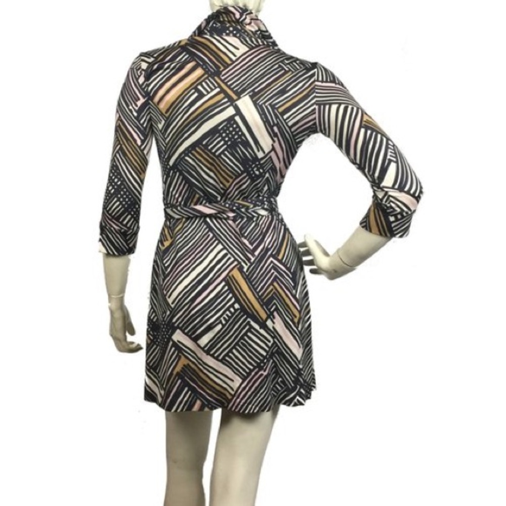 Diane Von Furstenberg Silk Wrap Dress Size 8 - Picture 3 of 14